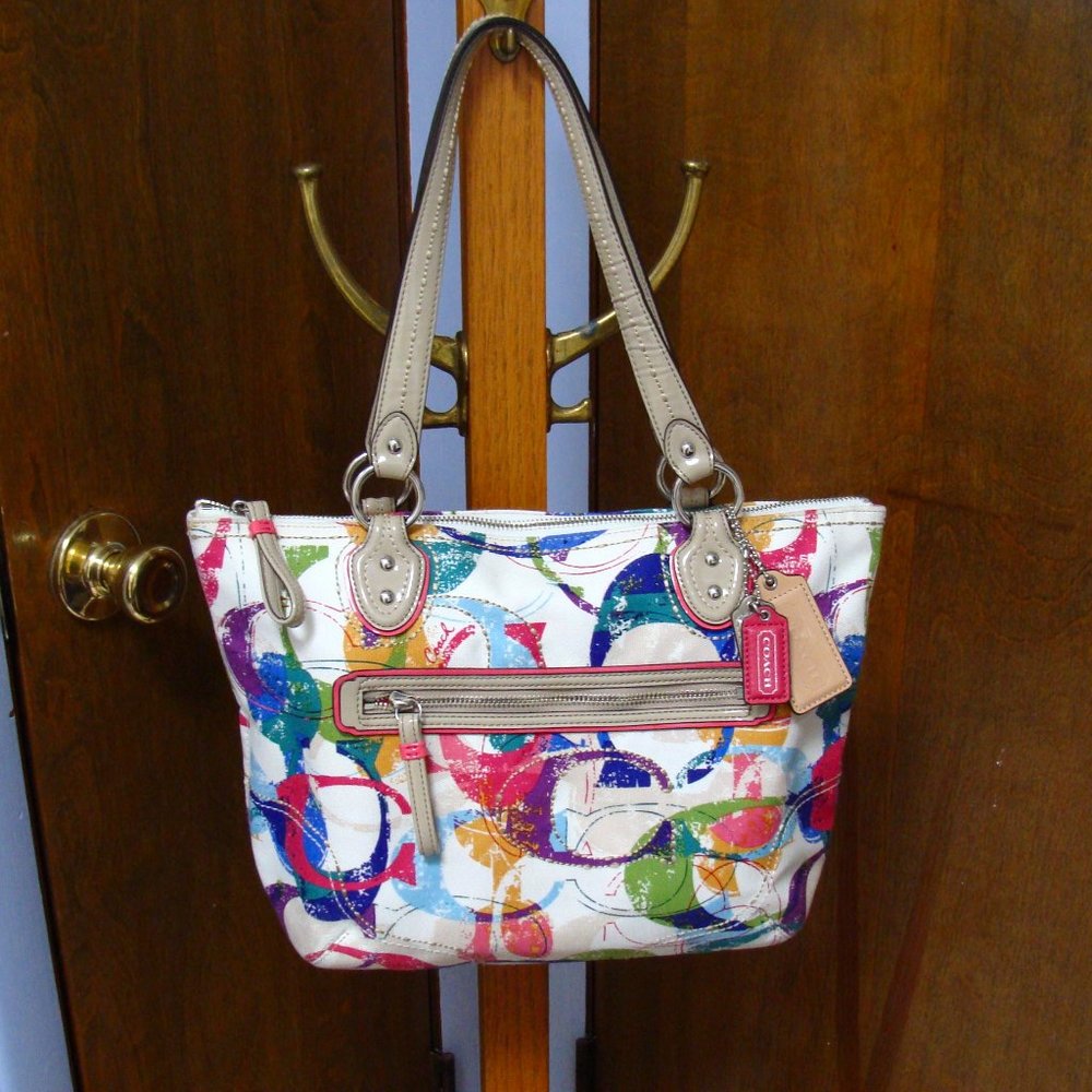 Coach Poppy Signature Shoulder bag